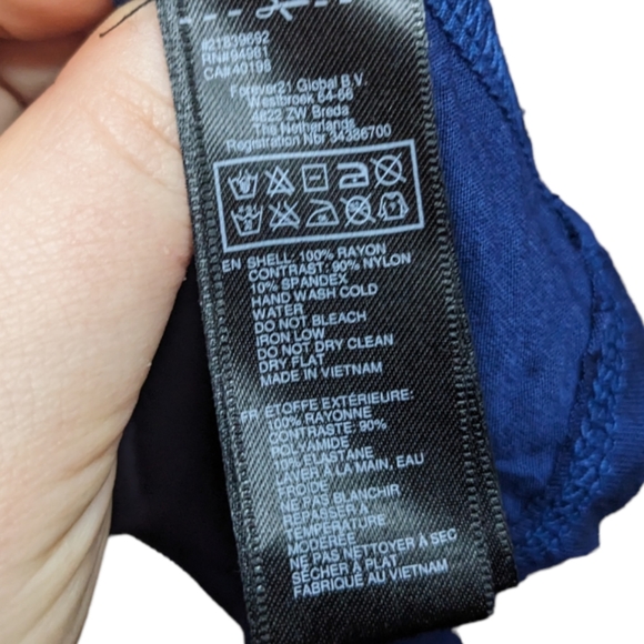 NWT Forever 21 Navy Flowy Lace Back Top Size L - Picture 10 of 11